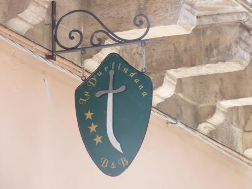 Insegna La Durlindana B&B - Via Cosentini Acireale