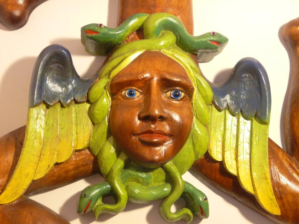 Insegna La Durlindana B&B - Via Cosentini Acireale